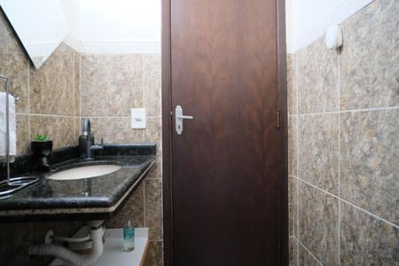 Casa de condomínio à venda com 70m², 2 quartos e 1 vagaBanheiro 3