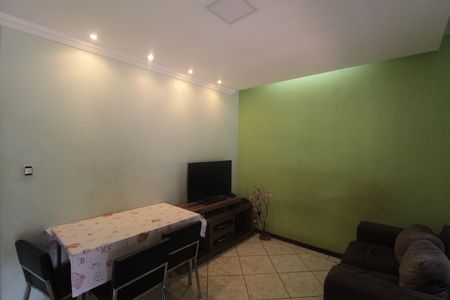 Casa à venda com 93m², 4 quartos e 4 vagasSala