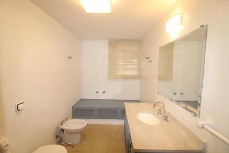 Apartamento à venda com 180m², 4 quartos e 1 vagaBanheiro da Suíte