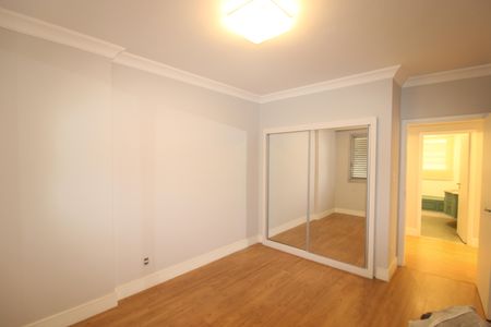 Apartamento à venda com 180m², 4 quartos e 1 vagaQuarto 2