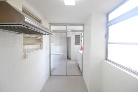 Apartamento à venda com 180m², 4 quartos e 1 vagaÁrea de Serviço