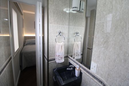 Apartamento à venda com 70m², 3 quartos e 1 vagaQuarto 1 - Banheiro