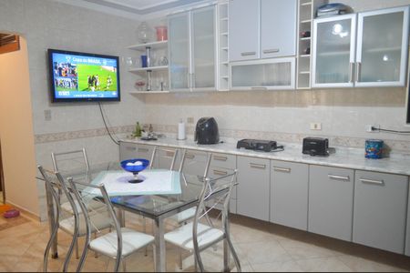 Casa à venda com 270m², 4 quartos e 3 vagas Casa à venda com 270m², 4 quartos e 3 vagasCozinha