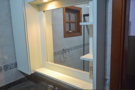 Casa à venda com 270m², 4 quartos e 3 vagas Casa à venda com 270m², 4 quartos e 3 vagasBanheiro Suite