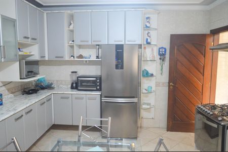 Casa à venda com 270m², 4 quartos e 3 vagas Casa à venda com 270m², 4 quartos e 3 vagasCozinha