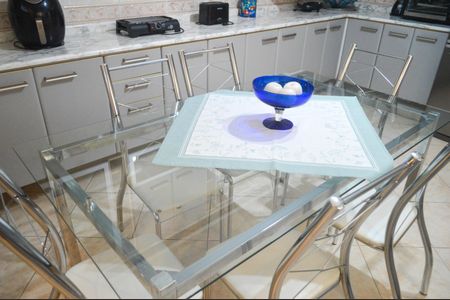 Casa à venda com 270m², 4 quartos e 3 vagas Casa à venda com 270m², 4 quartos e 3 vagasCozinha