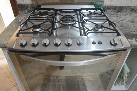 Casa à venda com 270m², 4 quartos e 3 vagas Casa à venda com 270m², 4 quartos e 3 vagasCozinha