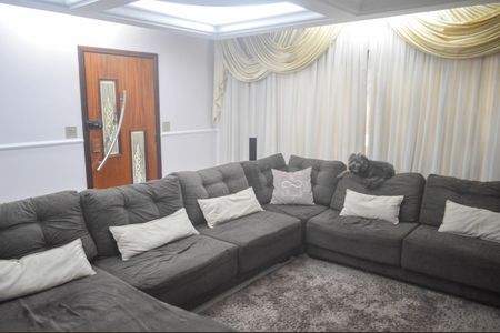 Casa à venda com 270m², 4 quartos e 3 vagas Casa à venda com 270m², 4 quartos e 3 vagasSala