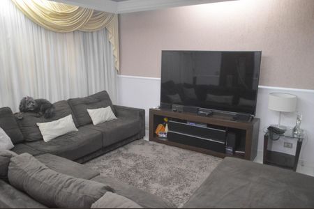 Casa à venda com 270m², 4 quartos e 3 vagas Casa à venda com 270m², 4 quartos e 3 vagasSala