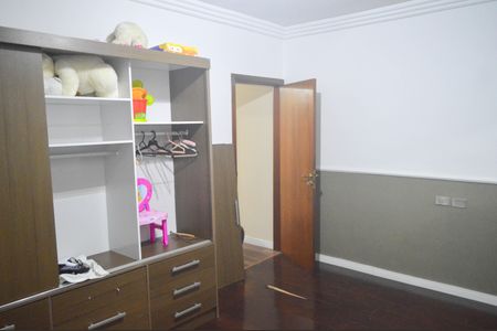 Casa à venda com 270m², 4 quartos e 3 vagas Casa à venda com 270m², 4 quartos e 3 vagasQuarto 1 Suíte