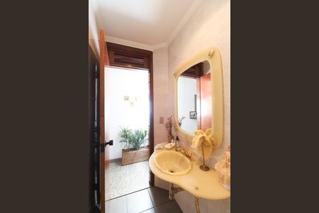 Casa à venda com 445m², 4 quartos e 6 vagasLavabo