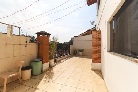 Casa à venda com 445m², 4 quartos e 6 vagasÁrea de serviço / Quintal