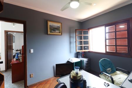 Casa à venda com 445m², 4 quartos e 6 vagasEscritório