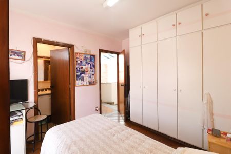 Casa à venda com 445m², 4 quartos e 6 vagasSuíte 3