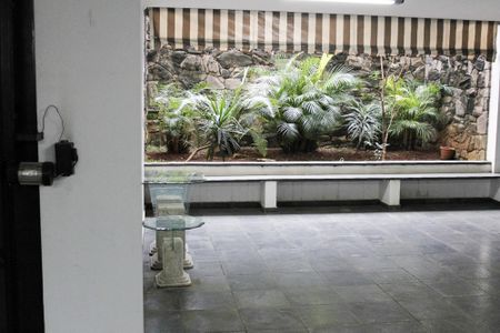 Casa à venda com 445m², 4 quartos e 6 vagasGaragem