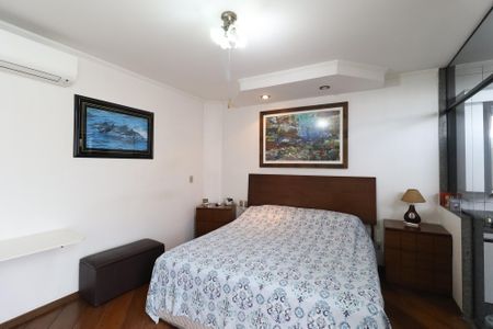 Casa à venda com 445m², 4 quartos e 6 vagasSuíte 1