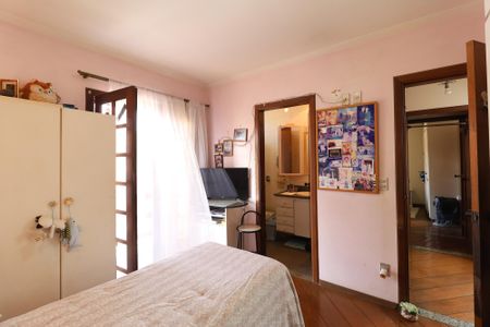 Casa à venda com 445m², 4 quartos e 6 vagasSuíte 3