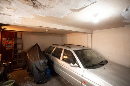 Casa à venda com 150m², 3 quartos e 2 vagas Casa à venda com 150m², 3 quartos e 2 vagasGaragem