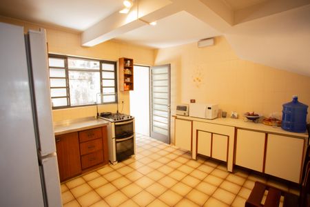 Casa à venda com 150m², 3 quartos e 2 vagas Casa à venda com 150m², 3 quartos e 2 vagasCozinha