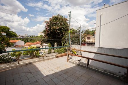 Casa à venda com 150m², 3 quartos e 2 vagas Casa à venda com 150m², 3 quartos e 2 vagasVaranda