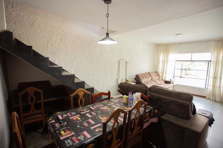 Casa à venda com 150m², 3 quartos e 2 vagas Casa à venda com 150m², 3 quartos e 2 vagasSala de Jantar