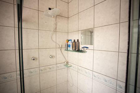 Casa à venda com 150m², 3 quartos e 2 vagas Casa à venda com 150m², 3 quartos e 2 vagasBanheiro