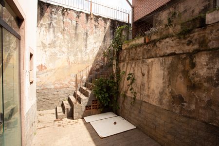 Casa à venda com 150m², 3 quartos e 2 vagas Casa à venda com 150m², 3 quartos e 2 vagasQuintal