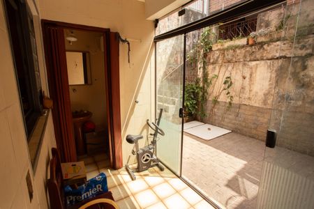 Casa à venda com 150m², 3 quartos e 2 vagas Casa à venda com 150m², 3 quartos e 2 vagasQuintal