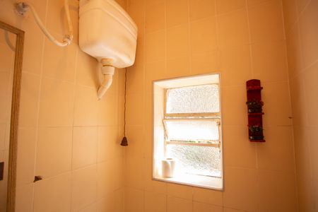 Casa à venda com 150m², 3 quartos e 2 vagas Casa à venda com 150m², 3 quartos e 2 vagasBanheiro de Serviço