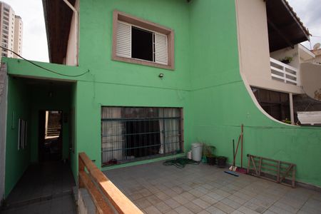 Casa à venda com 150m², 3 quartos e 2 vagas Casa à venda com 150m², 3 quartos e 2 vagasVaranda