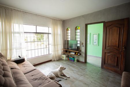 Casa à venda com 150m², 3 quartos e 2 vagas Casa à venda com 150m², 3 quartos e 2 vagasSala