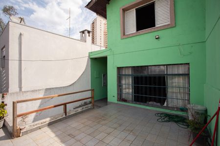 Casa à venda com 150m², 3 quartos e 2 vagas Casa à venda com 150m², 3 quartos e 2 vagasVaranda