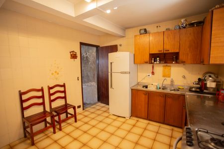 Casa à venda com 150m², 3 quartos e 2 vagas Casa à venda com 150m², 3 quartos e 2 vagasCOCozinha