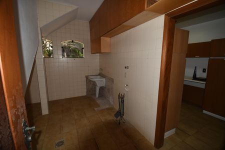 Casa de condomínio à venda com 1120m², 6 quartos e 10 vagasÁrea de Serviço