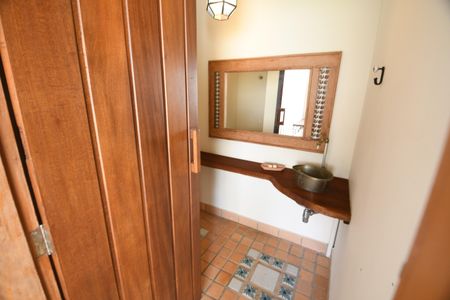 Casa de condomínio à venda com 1120m², 6 quartos e 10 vagasBanheiro da Área da Churrasqueira