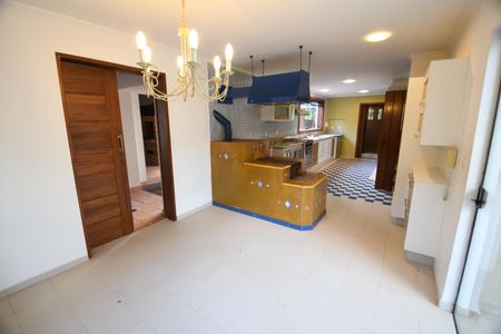 Casa de condomínio à venda com 1120m², 6 quartos e 10 vagasCozinha
