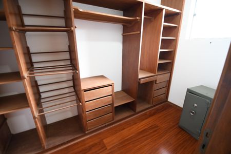 Casa de condomínio à venda com 1120m², 6 quartos e 10 vagasQuarto 4