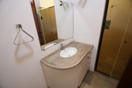 Casa de condomínio à venda com 1120m², 6 quartos e 10 vagasBanheiro 1