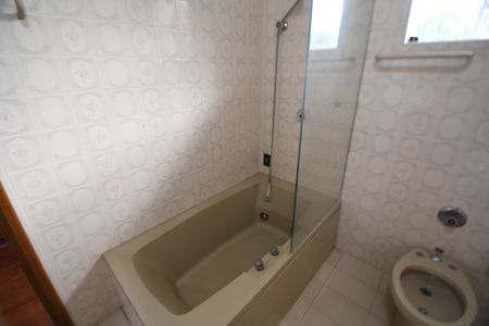 Casa de condomínio à venda com 1120m², 6 quartos e 10 vagasBanheiro 4