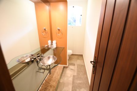 Casa de condomínio à venda com 1120m², 6 quartos e 10 vagasLavabo
