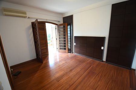 Casa de condomínio à venda com 1120m², 6 quartos e 10 vagasSuíte 