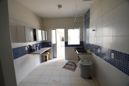 Casa de condomínio à venda com 1120m², 6 quartos e 10 vagasÁrea de Serviço - Externa