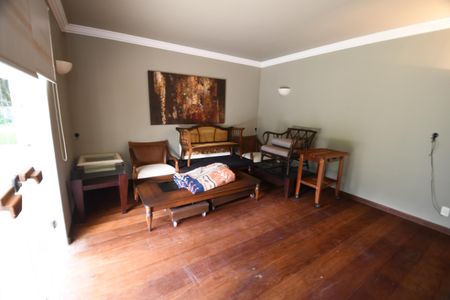 Casa de condomínio à venda com 1120m², 6 quartos e 10 vagasSala de TV