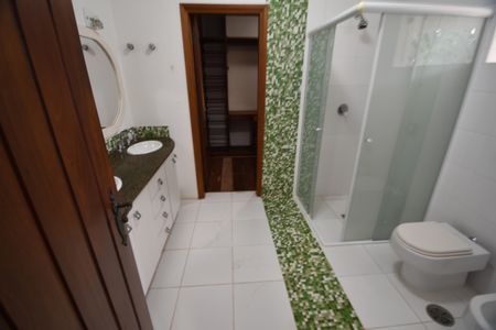 Casa de condomínio à venda com 1120m², 6 quartos e 10 vagasBanheiro da Suíte