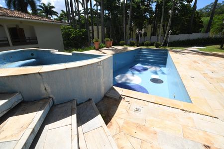 Casa de condomínio à venda com 1120m², 6 quartos e 10 vagasPiscina