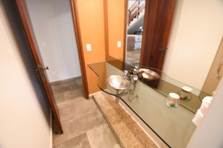 Casa de condomínio à venda com 1120m², 6 quartos e 10 vagasLavabo