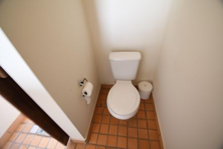 Casa de condomínio à venda com 1120m², 6 quartos e 10 vagasBanheiro da Área da Churrasqueira