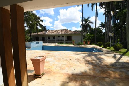 Casa de condomínio à venda com 1120m², 6 quartos e 10 vagasPiscina e Jardim