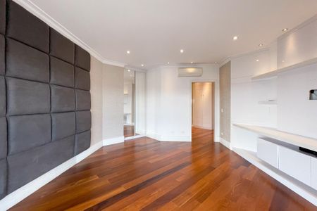 Apartamento à venda com 300m², 4 quartos e 4 vagasSuíte 3