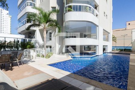 Apartamento à venda com 300m², 4 quartos e 4 vagasÁrea comum - Piscina